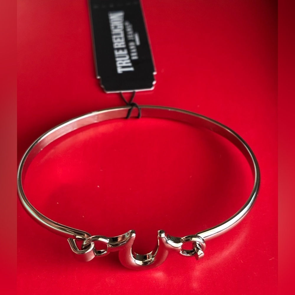 True Religion Silver Bracelet with Sparkling Clasp - Picture 2 of 7